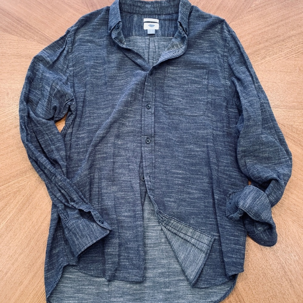 Old Navy Slim Fit Button Down - size L